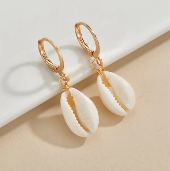 White Puka Shell Earrings - Picture 3 of 4